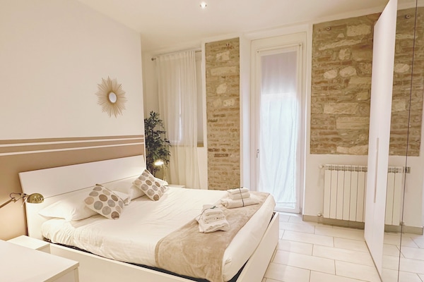 Cortiletto 1/2 - vicolo Torcoletto 3B/5 | Selimut bulu angsa dan dilengkapi dengan perabotan berbeda-beda