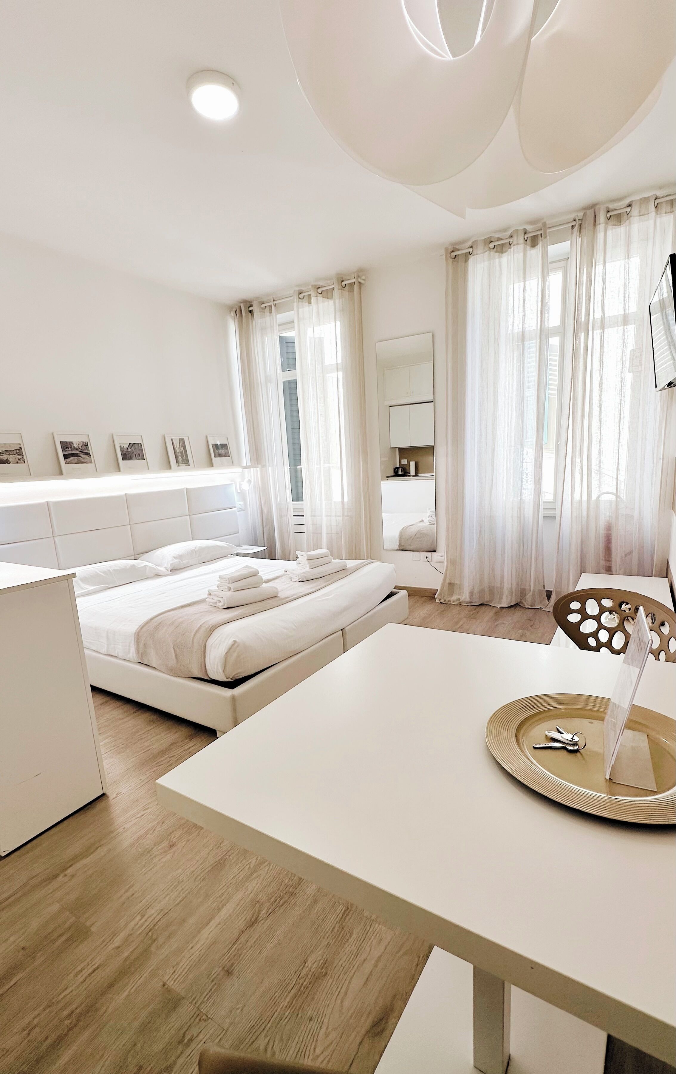 Superior Studio (Residenza Rensi - Vicolo Rensi 6) | Living area | 25-inch flat-screen TV with digital channels, LCD TV