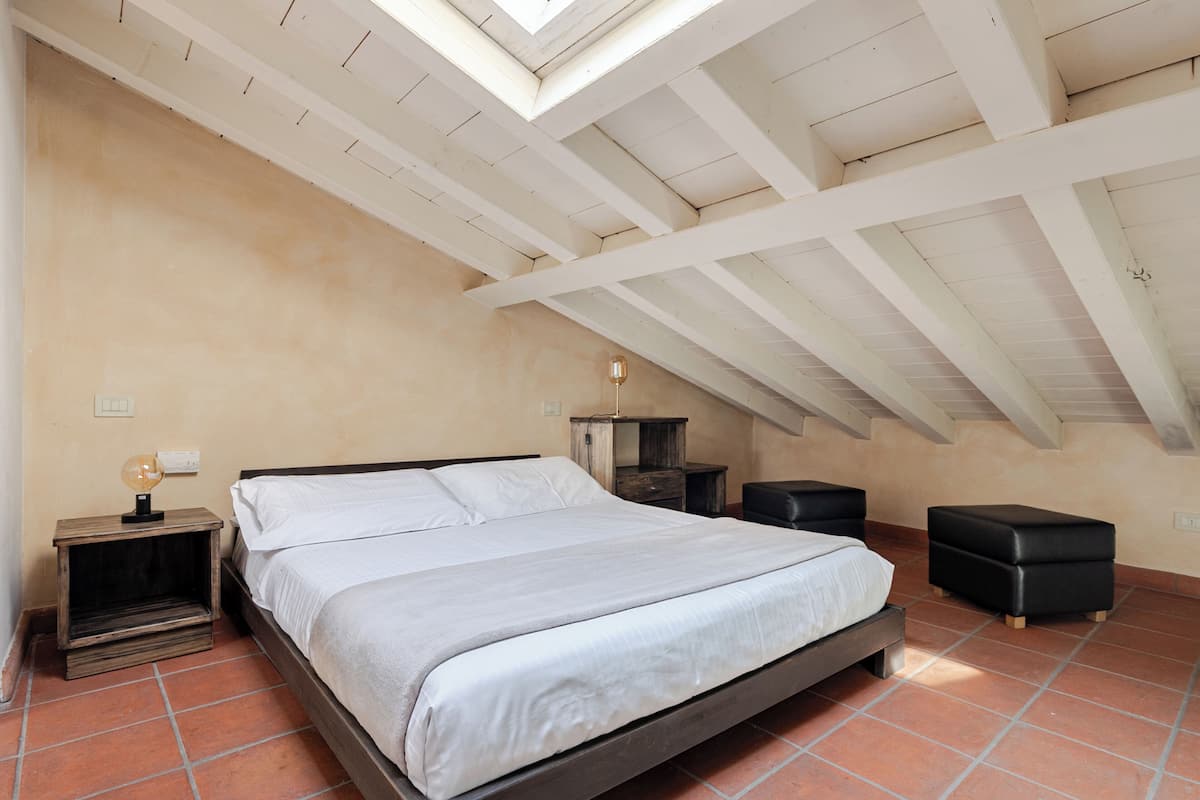 Appartamento su due livelli - (Romeo&Juliet - Via Dietro Filippini 2) | Couette en duvet d'oie, ameublement personnalisé