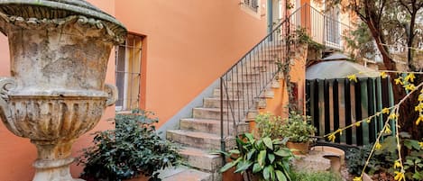 Appartamento su due livelli - (Romeo&Juliet - Via Dietro Filippini 2) | Terrace/patio