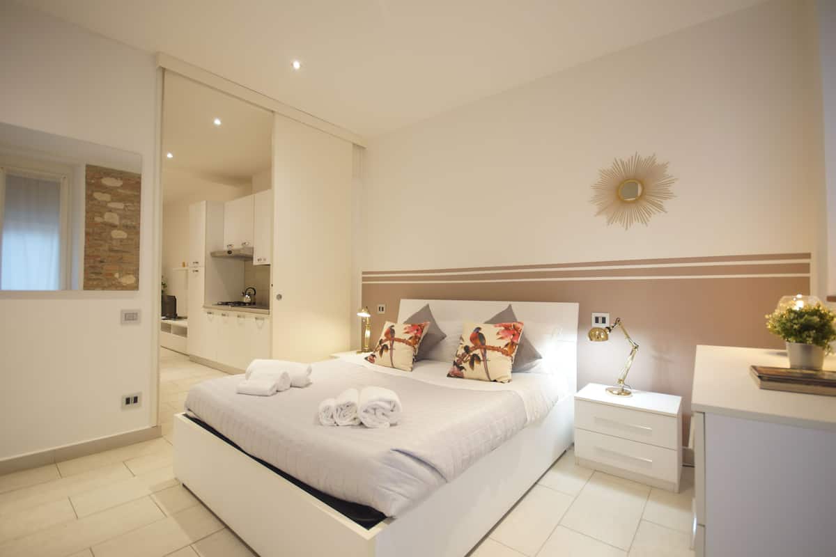 Cortiletto 1/2 - vicolo Torcoletto 3B/5 | 1 bedroom, down duvets, individually furnished, laptop workspace