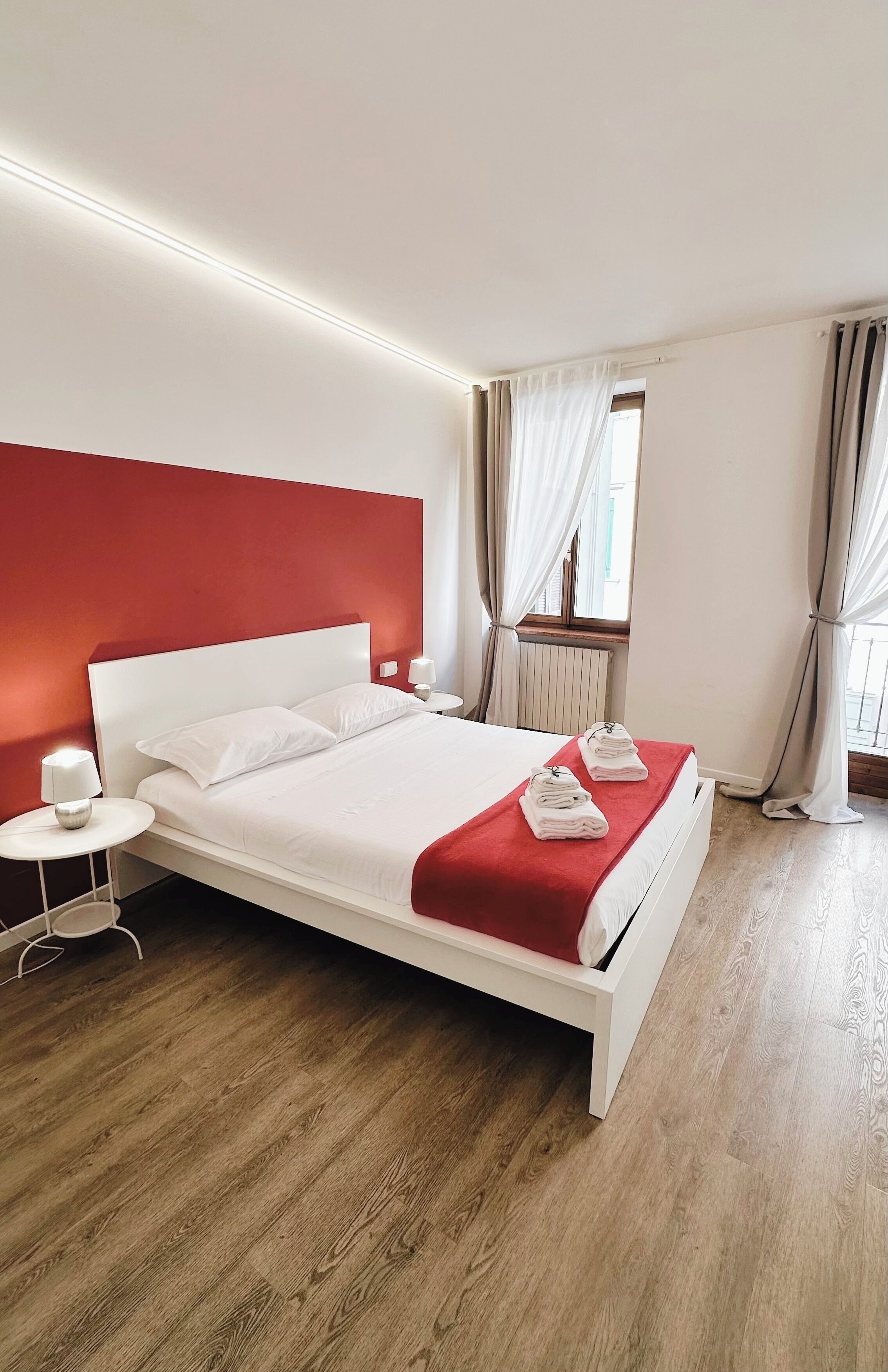 Studio (Juliet Studio - via Lastre 5) | Down comforters, individually furnished, laptop workspace