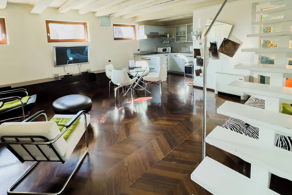Departamento, 1 habitación (Arena Deluxe - P.za Mura Gallieno 46) | Área de sala de estar | Televisión de pantalla plana de 25 pulgadas con canales digitales