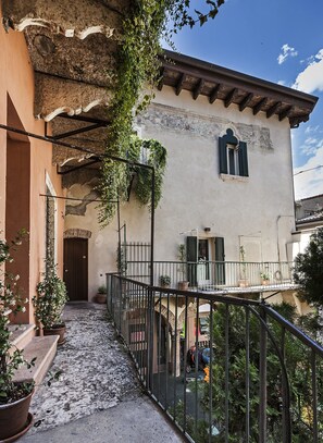 Apartment, 1 Bedroom (Shakespeare House - Via Dietro Filippini 2) | View from room