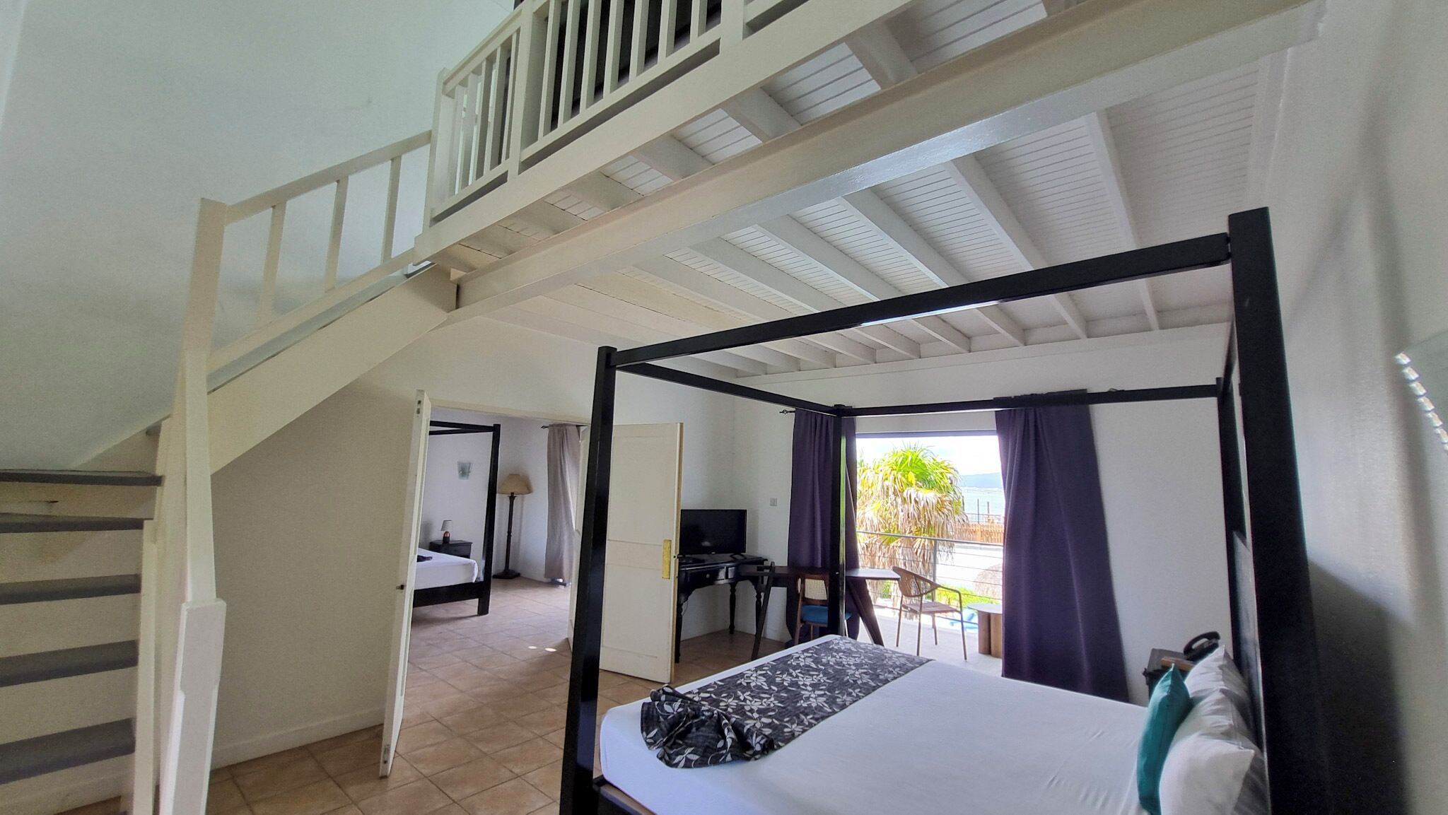 ファミリー スイート | セーフティボックス (室内)、客室ごとに異なる装飾、客室ごとに異な  るインテリア、デスク