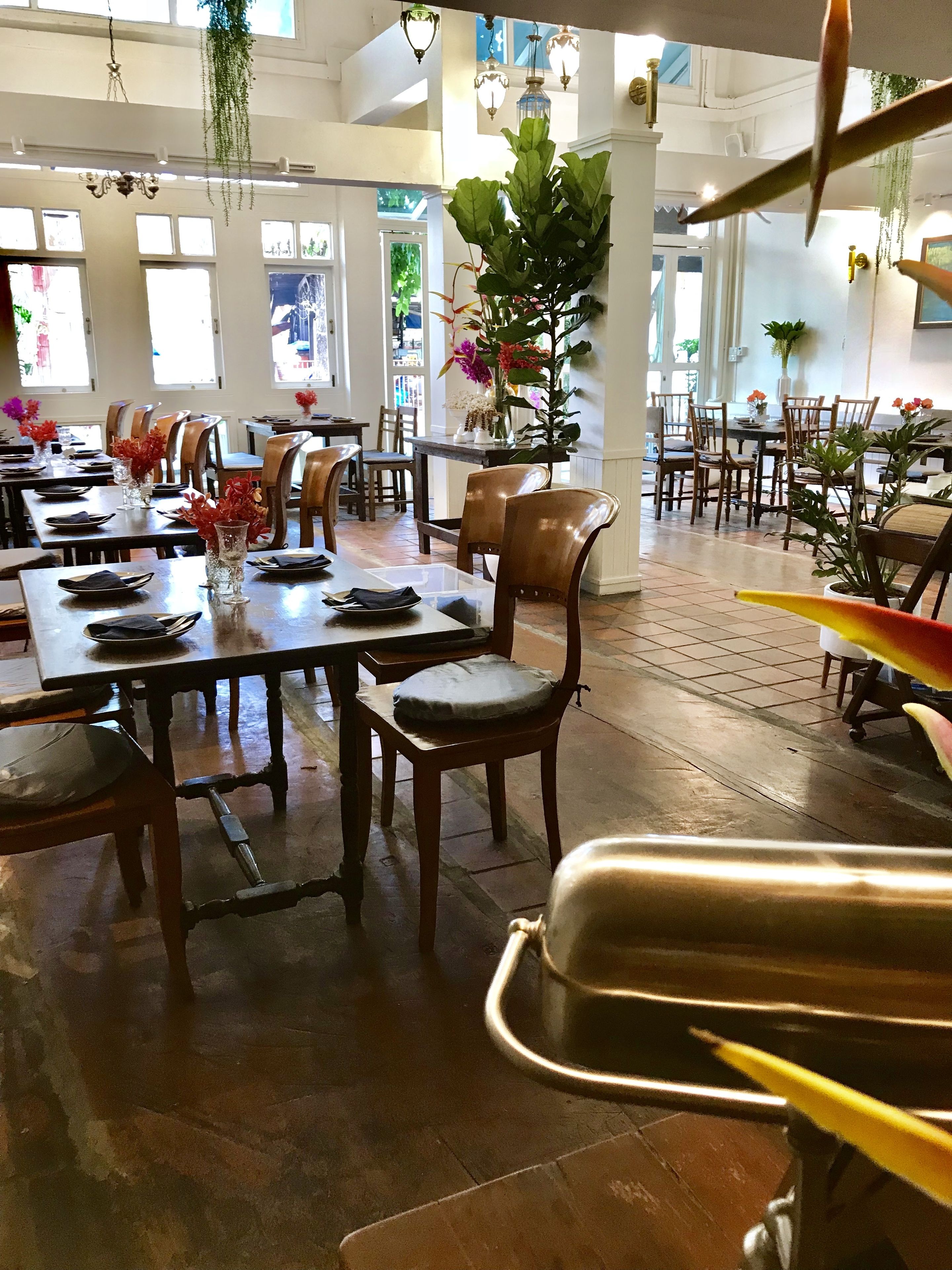 breakfast, lunch, dinner served; thai cuisine