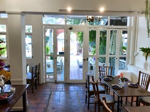 Breakfast, lunch and dinner served - Bon Ca Va (Chiang Mai)