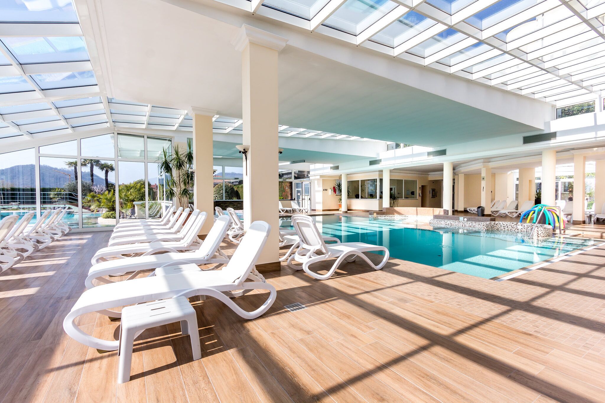 indoor pool, 2 outdoor pools