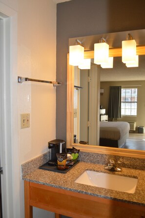 Room, 2 Queen Beds, Non Smoking, Pool View | Premium bedding, desk, blackout drapes, iron/ironing board - Lake View Inn (Granbury)