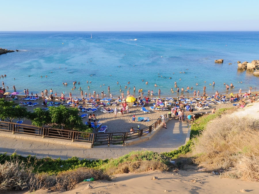 Privat strand i närheten och vit sandstrand