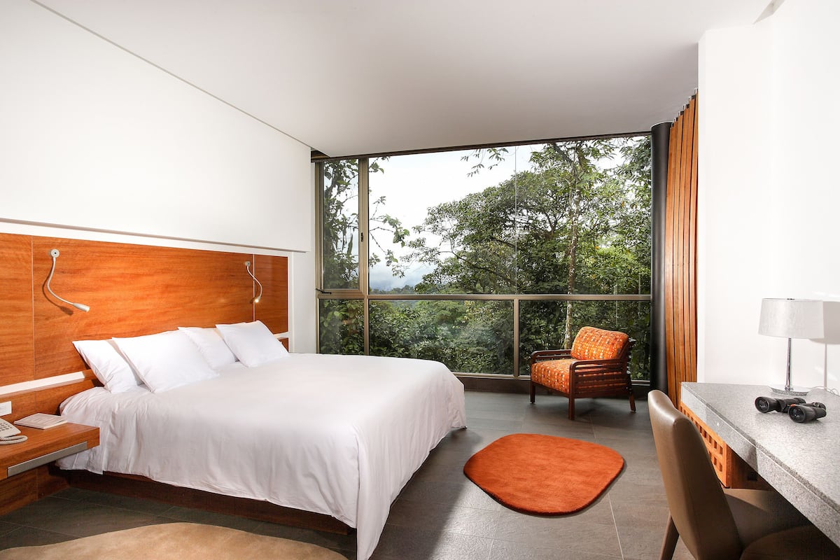 1 bedroom, premium bedding, down comforters, pillowtop beds