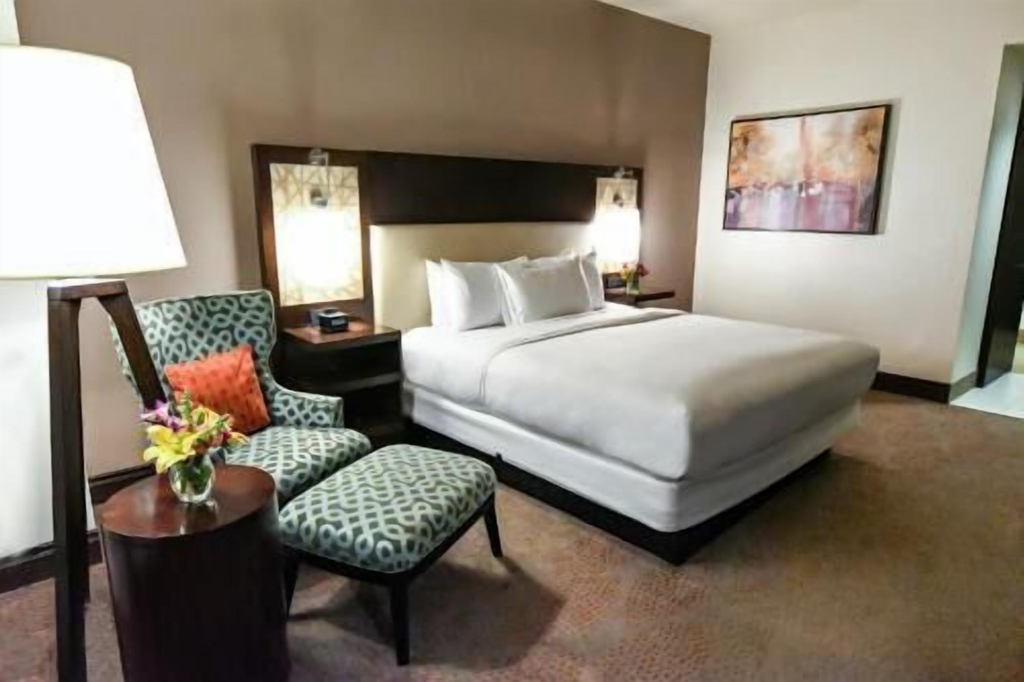 Premium bedding, pillowtop beds, in-room safe, desk