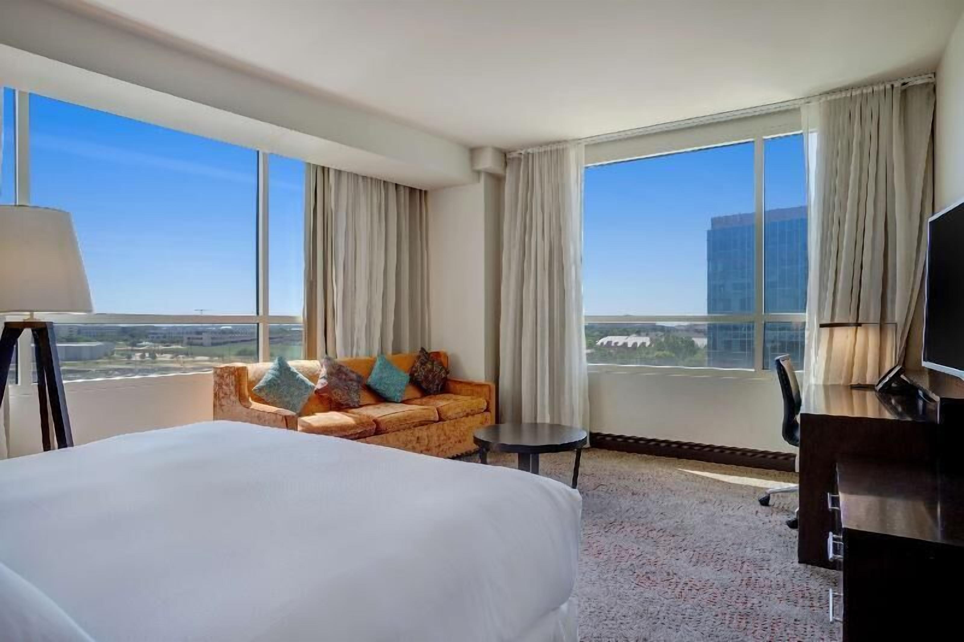 Premium bedding, pillowtop beds, in-room safe, desk