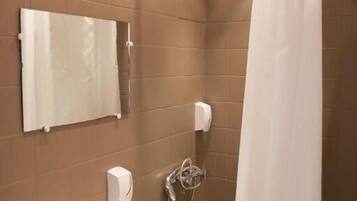 Enkeltrom – standard, privat bad | Bad