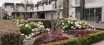 Bellano Motel Suites