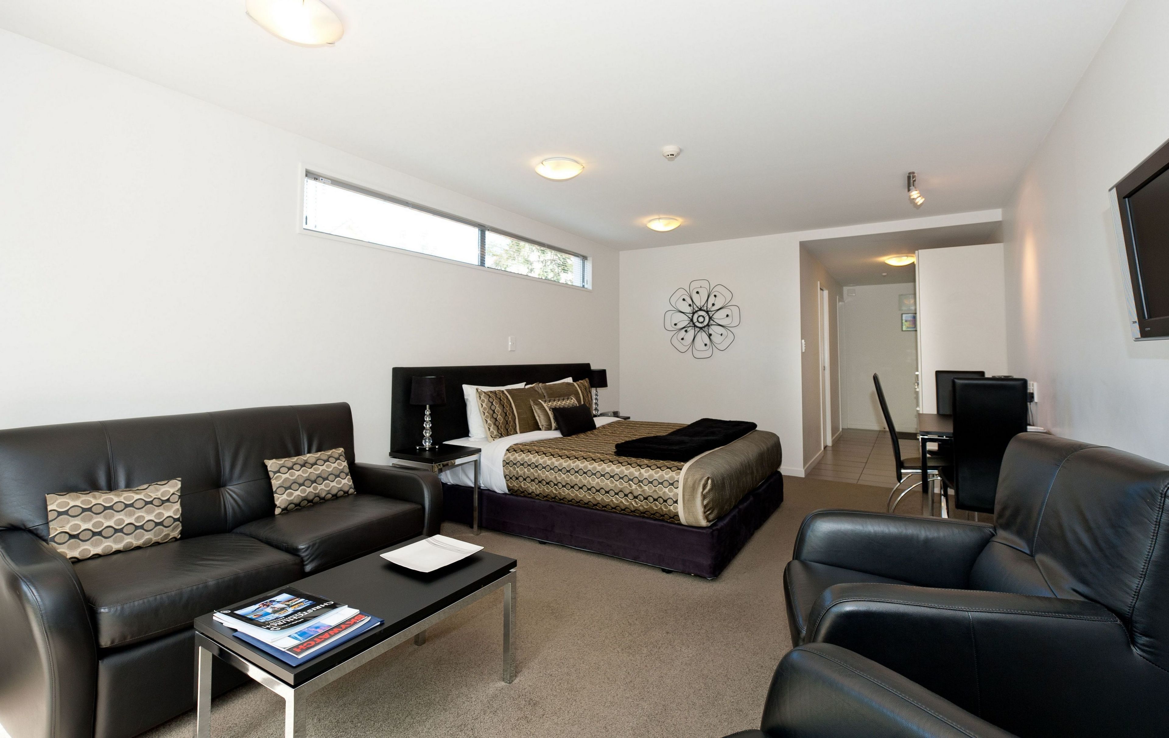 Premium bedding, in-room safe, desk, iron/ironing board