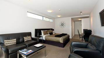 Premium bedding, in-room safe, desk, iron/ironing board