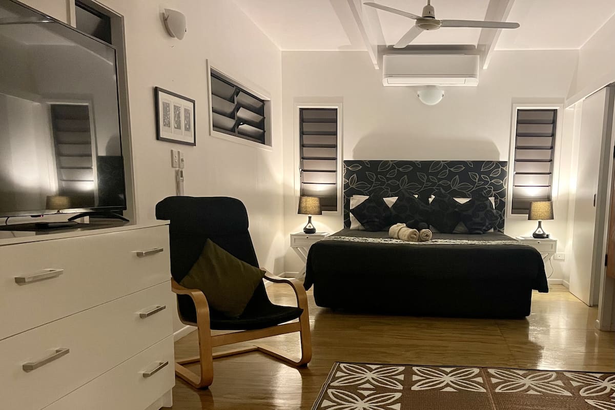 1 bedroom, in-room safe, iron/ironing board, WiFi