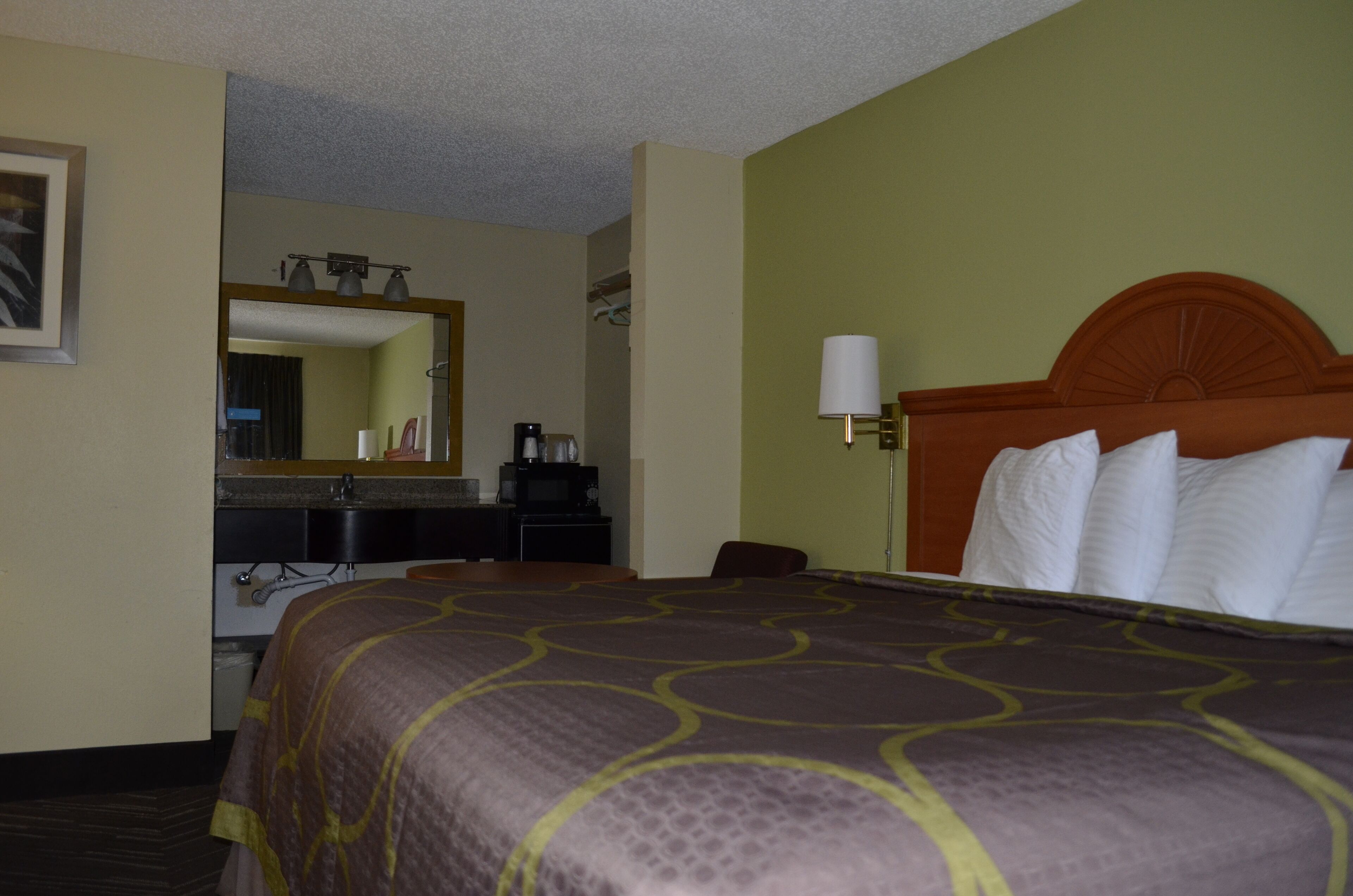 Budget Inn Buffalo Airport, Buffalo Room, Prices & Reviews Travelocity
