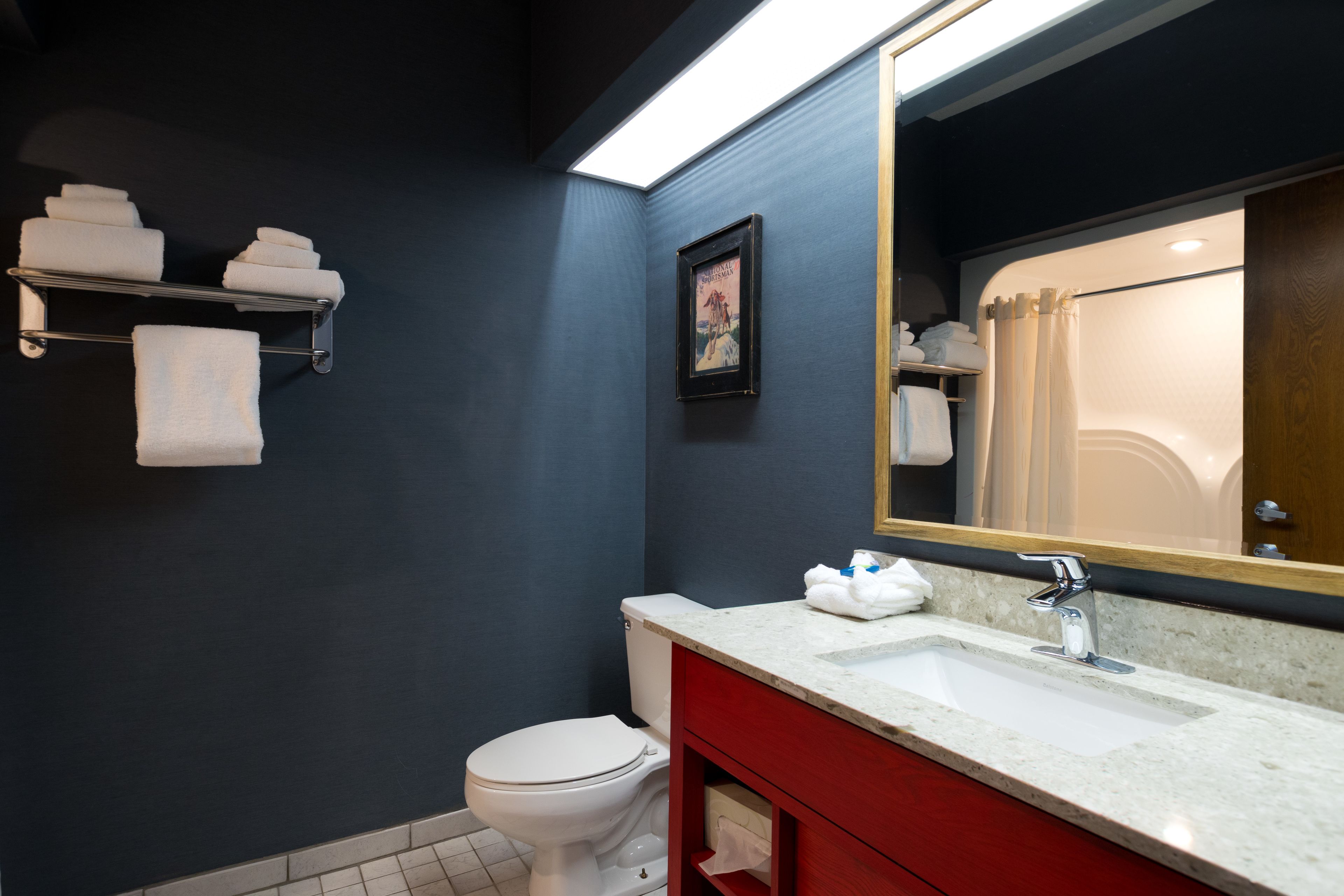 standard room | bathroom | free toiletries, hair dryer, towels