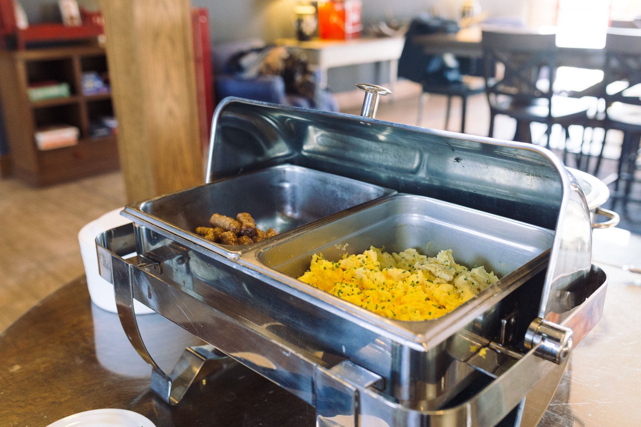 free daily full breakfast