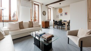 Appartamento con 1 Camera da Letto, Corso Garibaldi 34 | 客廳