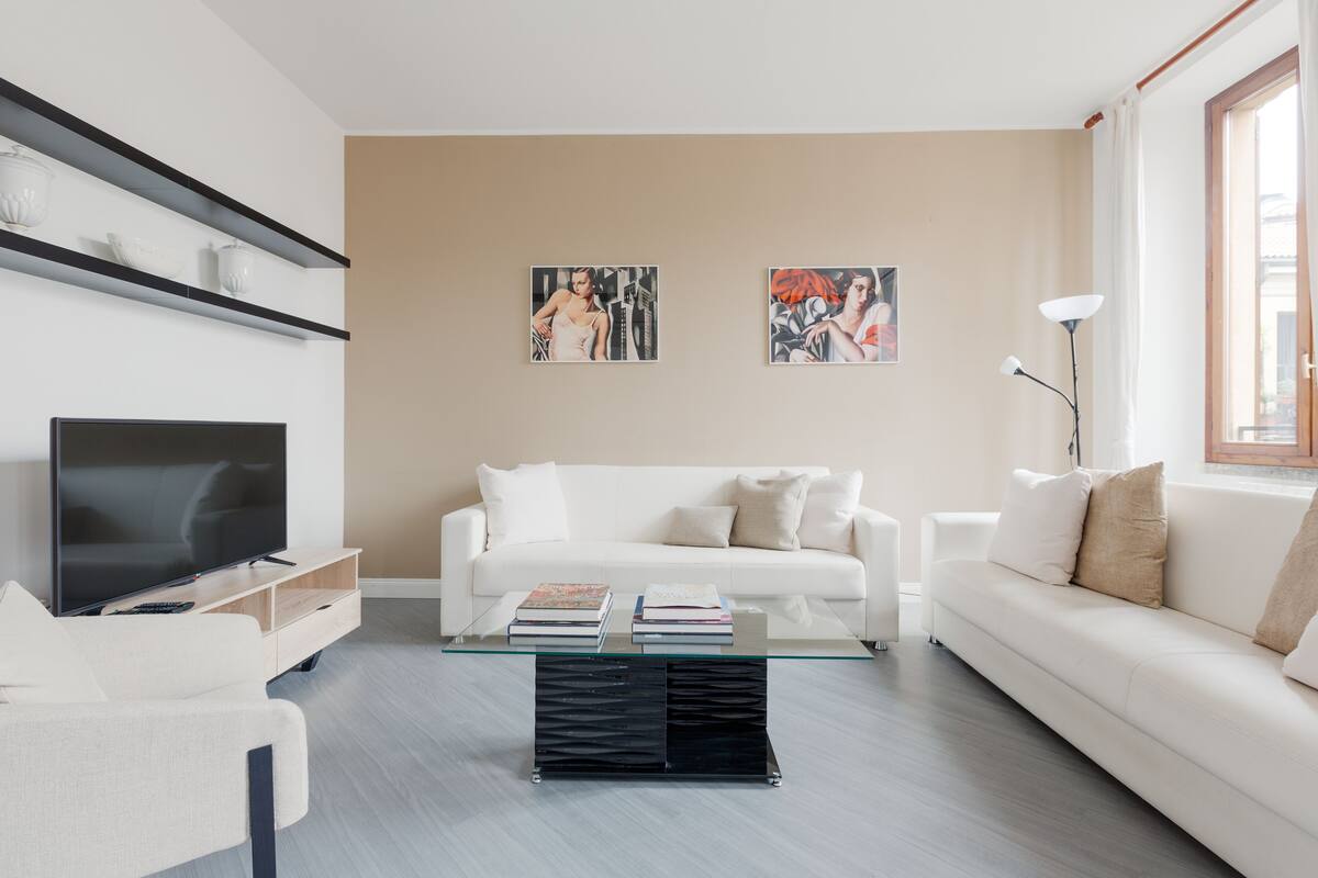 Appartamento con 1 Camera da Letto, Corso Garibaldi 34 | 起居区 | 平板电视