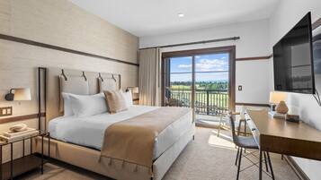 Hypo-allergenic bedding, in-room safe, iron/ironing board, free WiFi