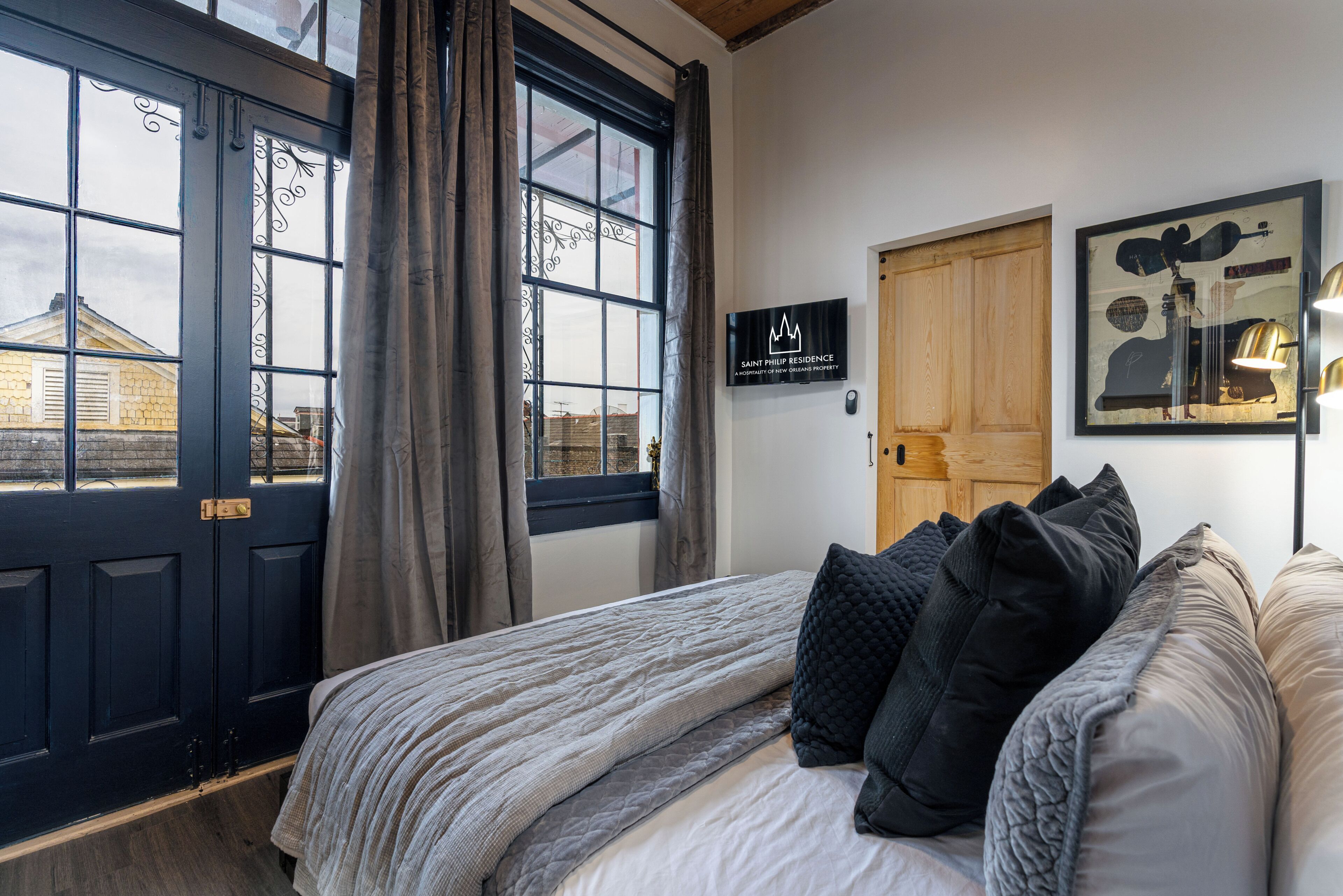 Napoleon #11 - Deluxe Apartment, 2 Bedroom with Balcony | Premium bedding, memory-foam beds, laptop workspace, iron/ironing board