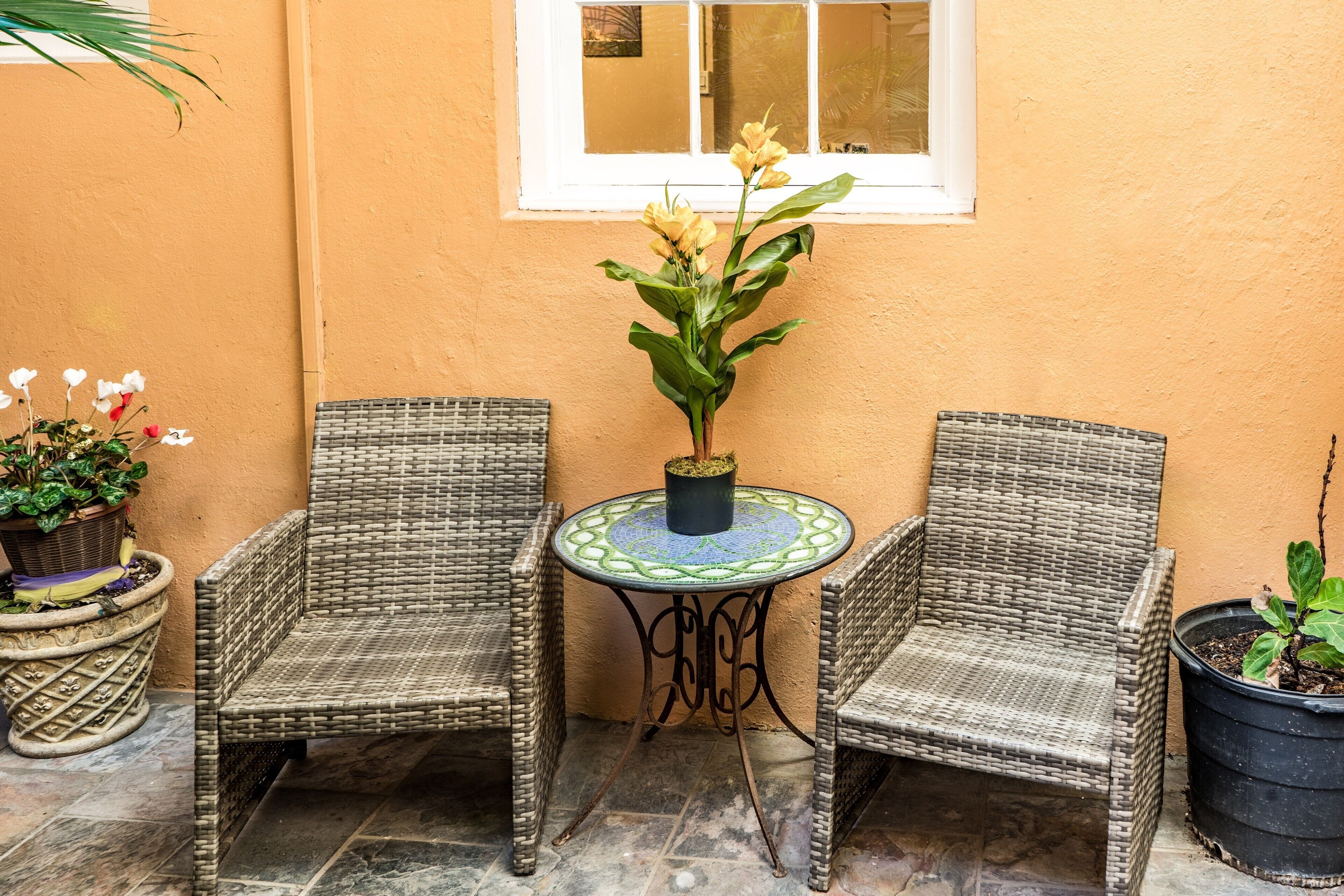 laffite #4 - studio apartment, ground floor, courtyard views | terrace/patio