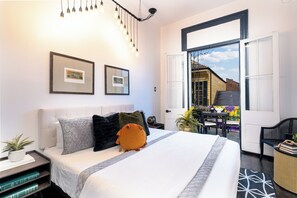 Carrollton #6 - 2 Bedroom Apartment with Balcony | Premium bedding, memory foam beds, laptop workspace, iron/ironing board - Saint Philip Residence (New Orleans)