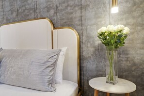 Armstrong #14 - Elite Studio Apartment, Courtyard Views | Living area | LCD TV - Saint Philip Residence (New Orleans)