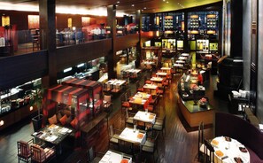 3 間餐廳，供應早餐