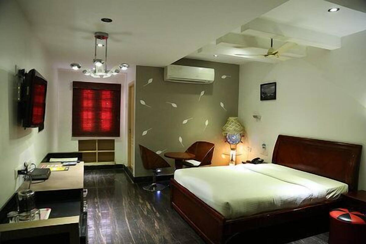 Premium bedding, minibar, in-room safe, individually decorated