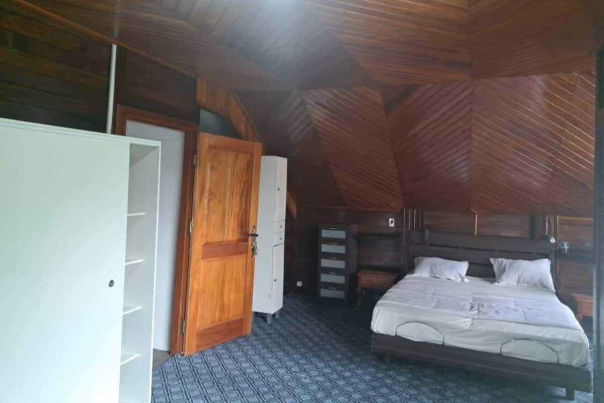 1 habitación y caja de seguridad en la habitación