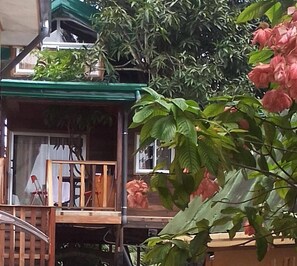 Casa sull'albero familiare, bagno in camera, vista giardino | Vista dalla struttura