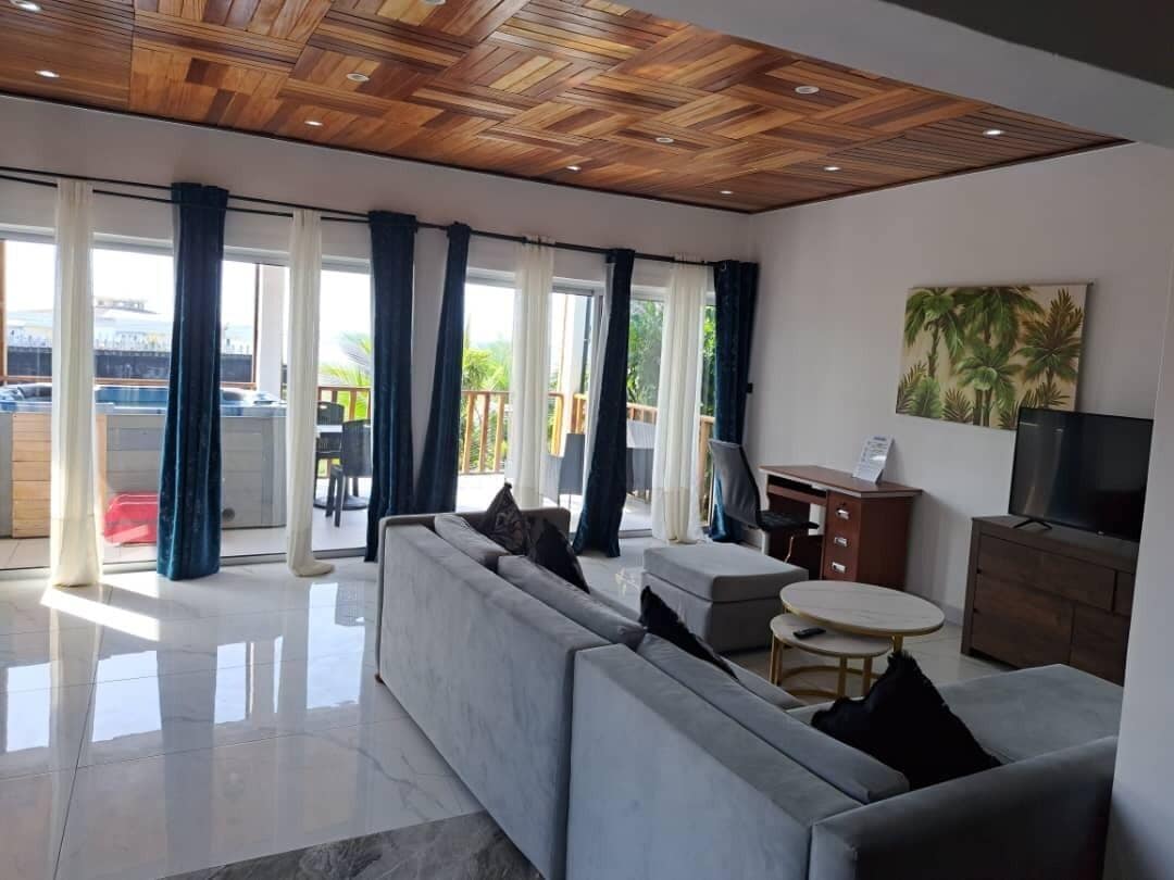 Suite – premium, eget bad, sjøutsikt | Lounge