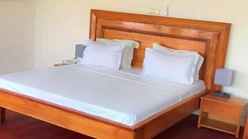 Comfort Double Room, Accessible, Ensuite | 1 bedroom, in-room safe, individually decorated, free WiFi