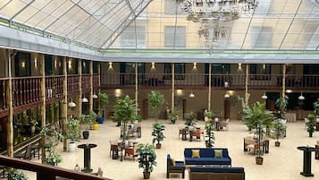 Petit déjeuner, déjeuner et dßner servis sur place