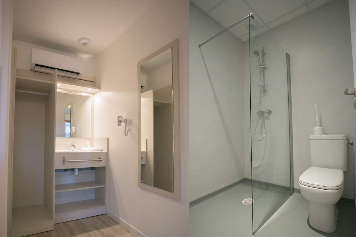 family room | bathroom amenities | shower, free toiletries, hair dryer, towels