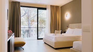 Executive Triple Room | Minibar, Zimmersafe, Schreibtisch, kostenloses WLAN