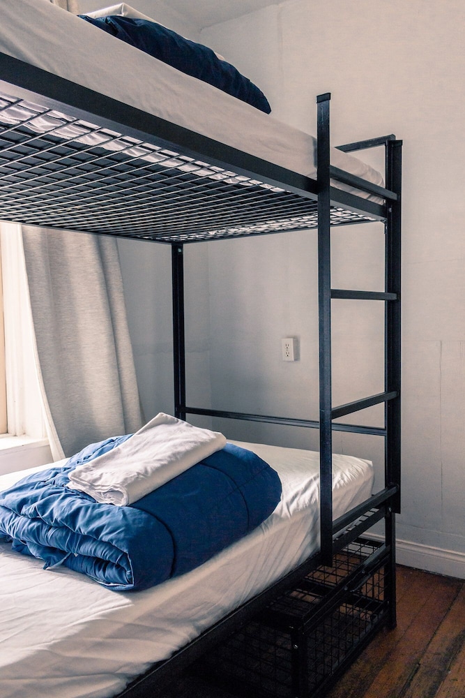 Cambie Seymour Hostel by null
