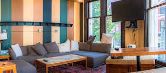 Cambie Hostel Gastown