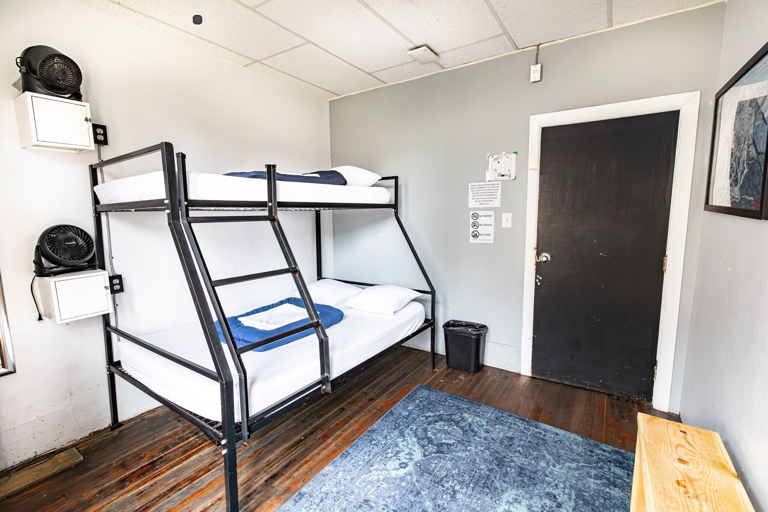 Shared Dormitory, Men only, Shared Bathroom | Free WiFi, bed sheets