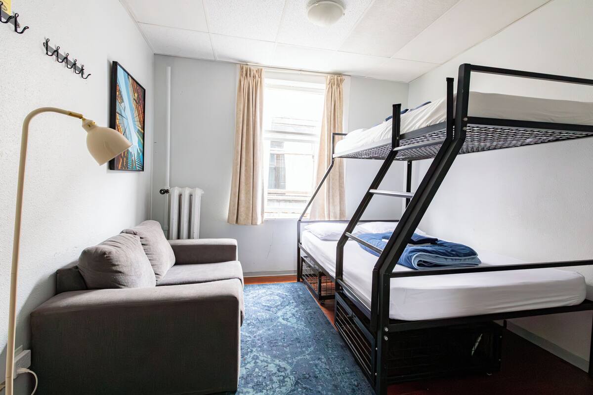 Wifi gratis y ropa de cama 
