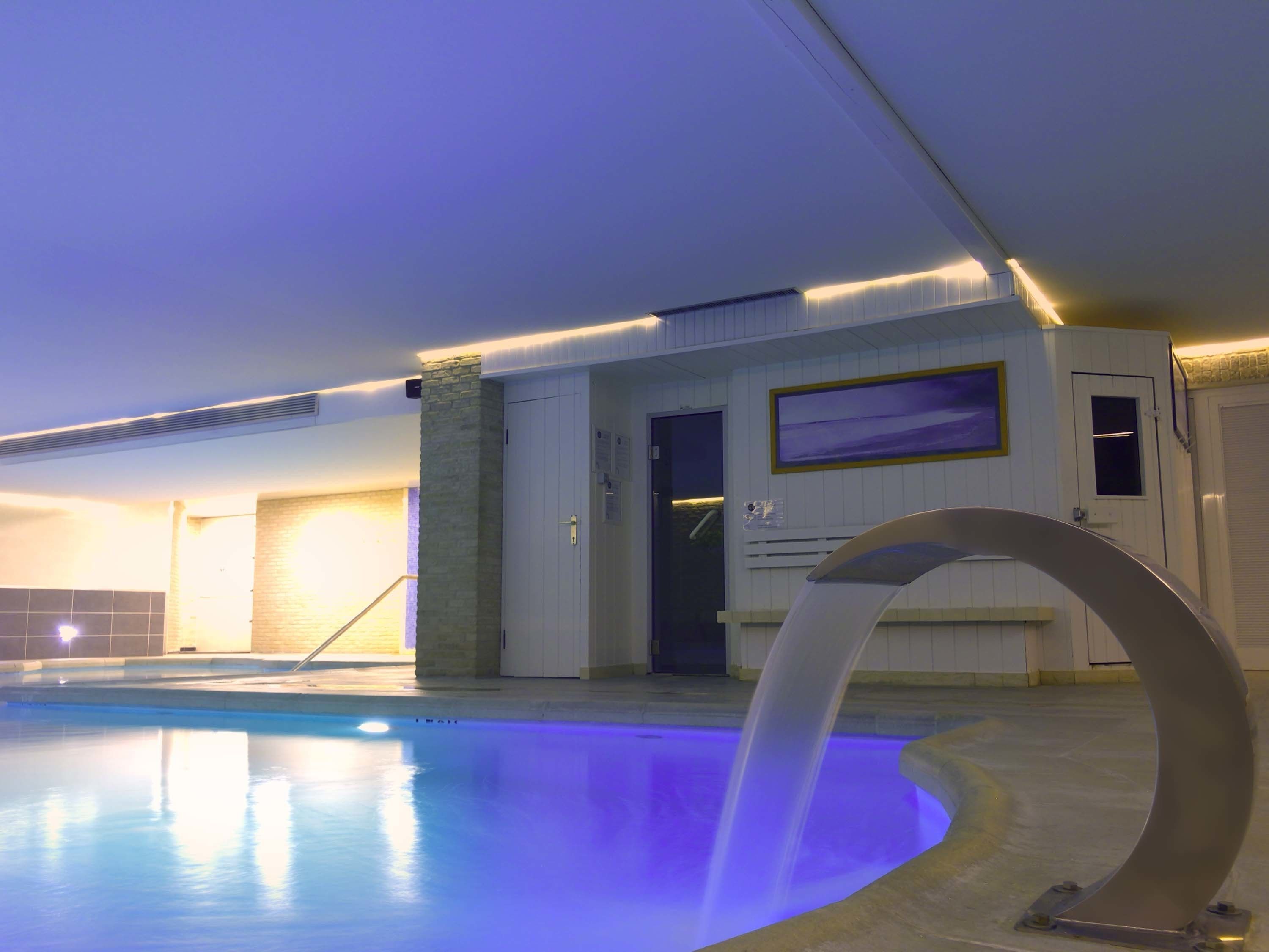 indoor pool, pool loungers
