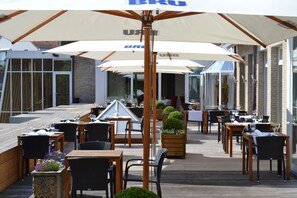 Se sirven desayunos, almuerzos, cenas y cocina francesa 