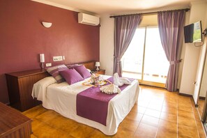 Bureau, espace de travail pour ordinateur portable