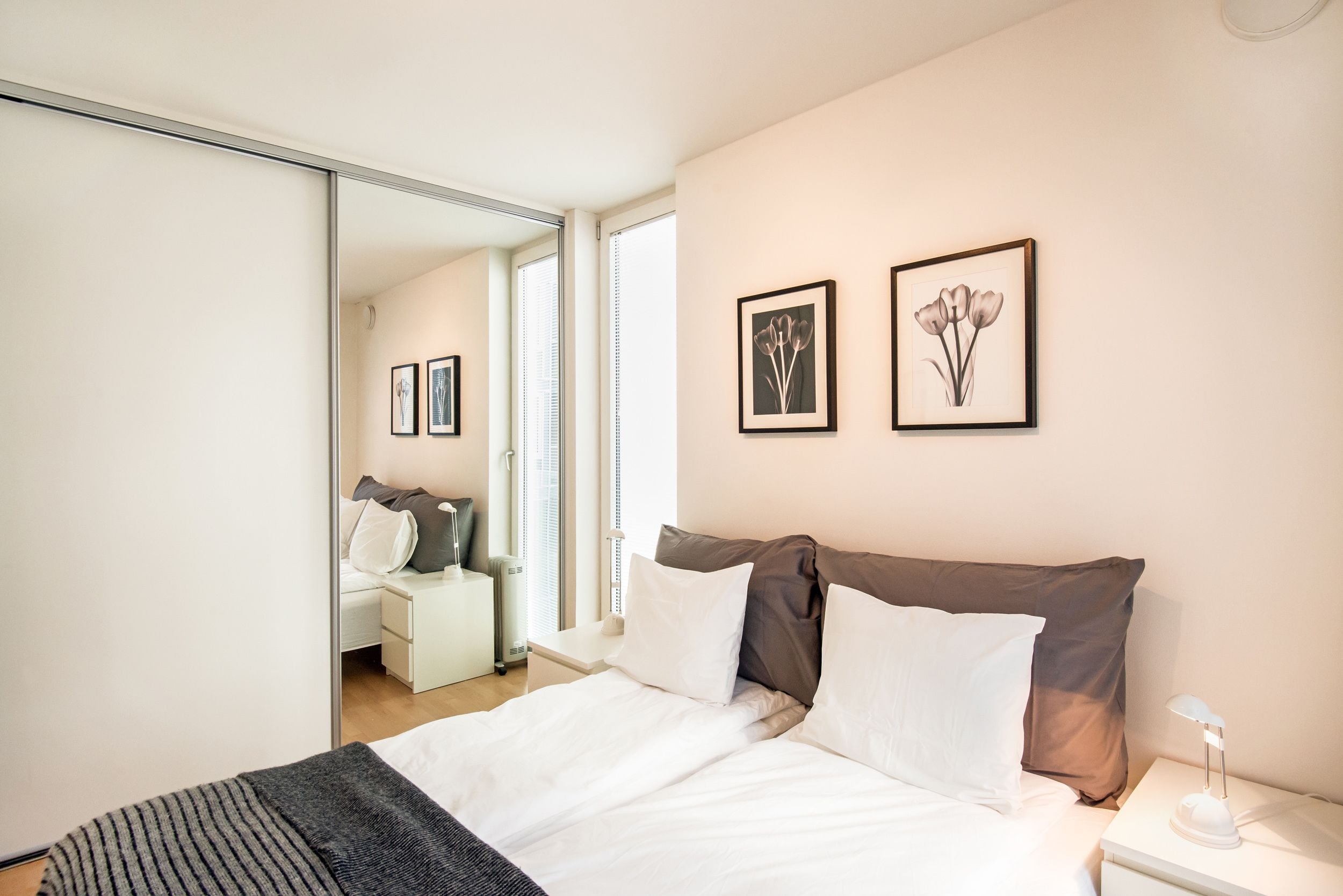 1 غرفة نوم ومكتب وتجهيزات عازلة للصوت ومكواة/لوح كي