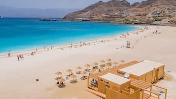 Una spiaggia nelle vicinanze